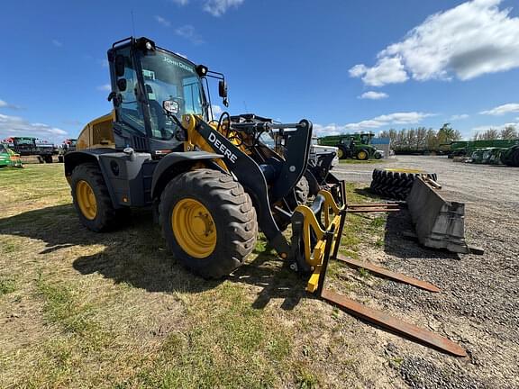 Image of John Deere 344L equipment image 3