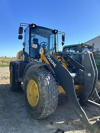 Image of John Deere 344L equipment image 1