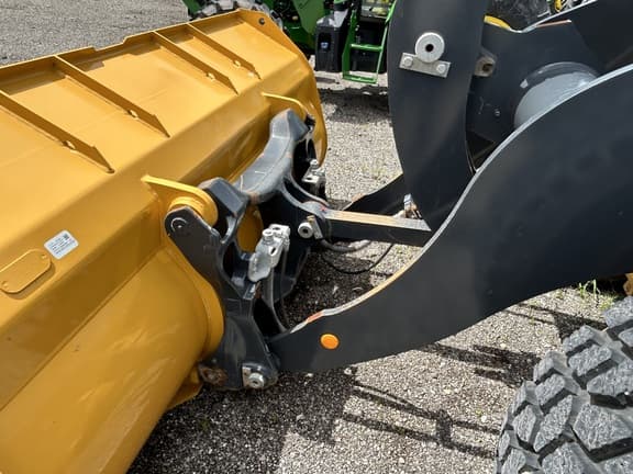 Image of John Deere 344L equipment image 4