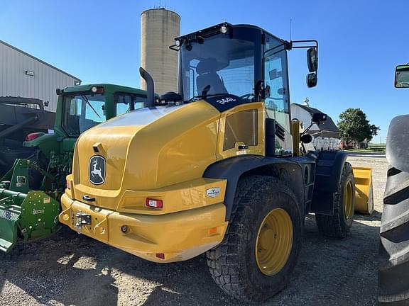 Image of John Deere 344L equipment image 2