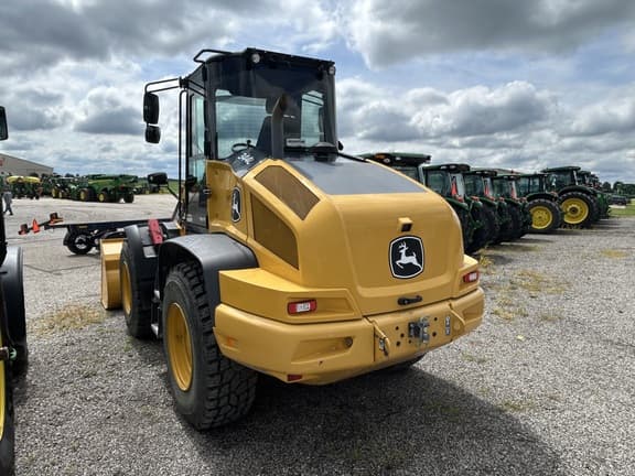 Image of John Deere 344L equipment image 1