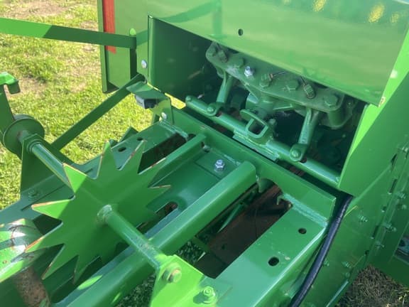 Image of John Deere 348 equipment image 4