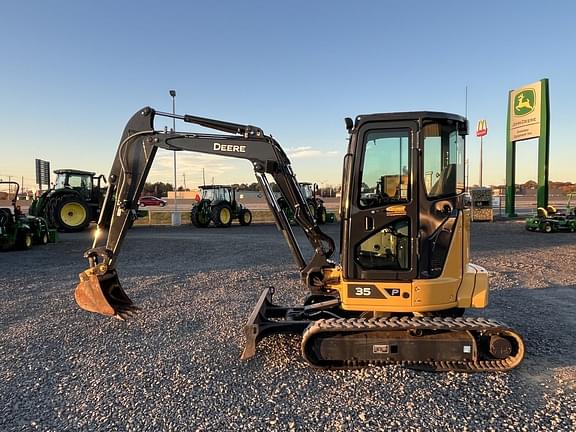 Image of John Deere 35P equipment image 1