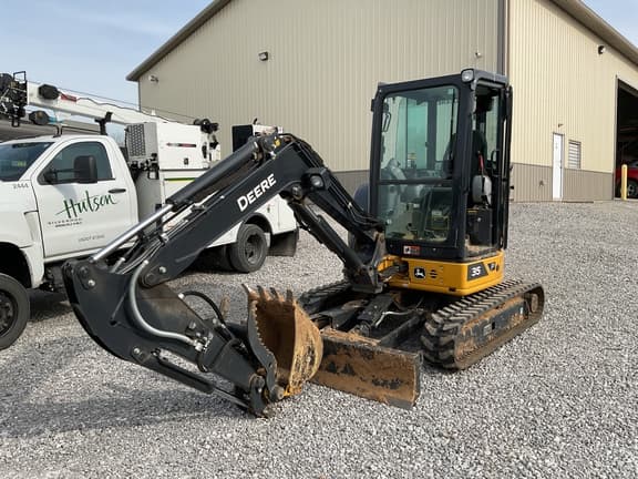 Image of John Deere 35P equipment image 1