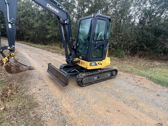 2023 John Deere 35P Equipment Image0