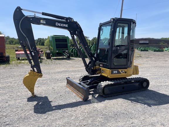2023 John Deere 35P Equipment Image0