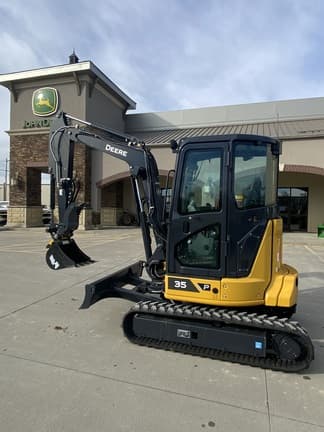Image of John Deere 35P equipment image 2