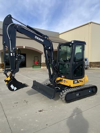 Image of John Deere 35P equipment image 1