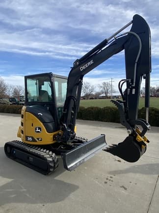 Image of John Deere 35P Primary image