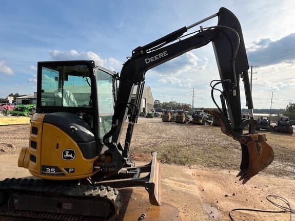 Image of John Deere 35P equipment image 2