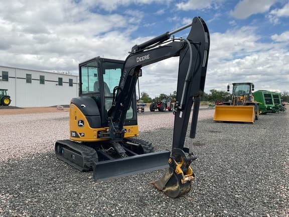Image of John Deere 35P equipment image 1