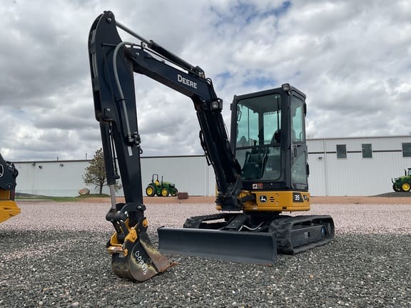 2023 John Deere 35P Equipment Image0