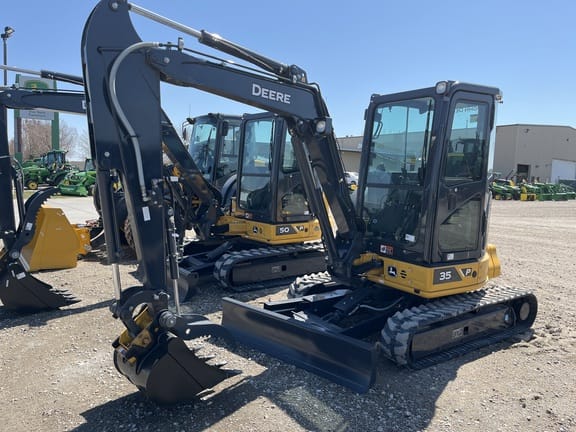 2023 John Deere 35P Equipment Image0