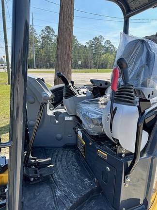 Image of John Deere 35P equipment image 3