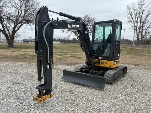 2023 John Deere 35P Equipment Image0