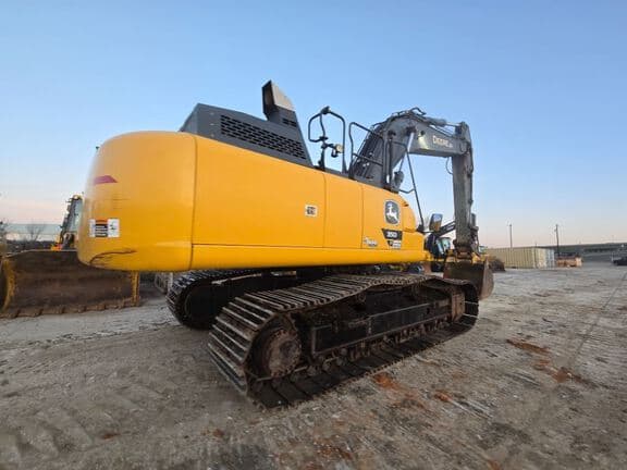 Image of John Deere 350P equipment image 1