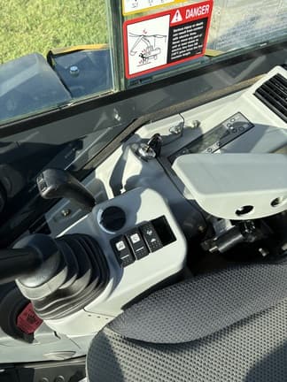 Image of John Deere 35G equipment image 4