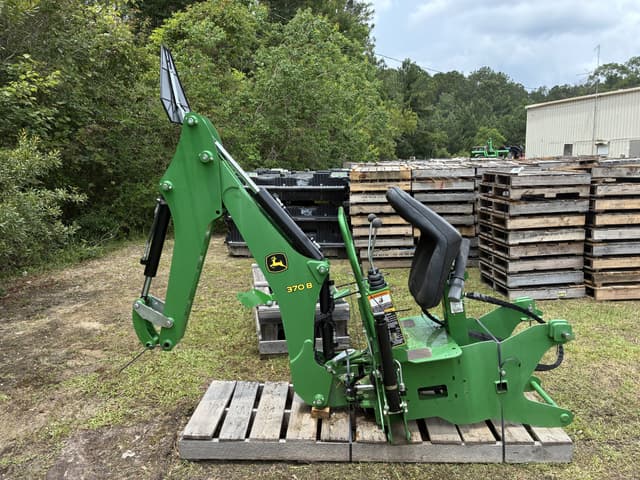 Image of John Deere 370B equipment image 1