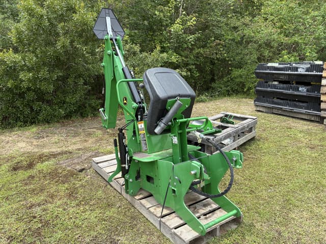 Image of John Deere 370B equipment image 2