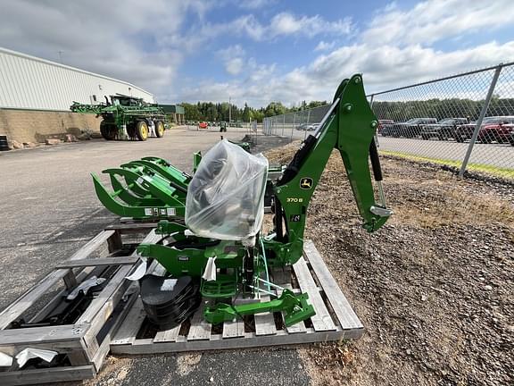 Image of John Deere 370B Image 1