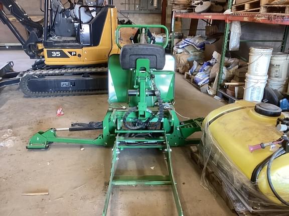 Image of John Deere 375A equipment image 2