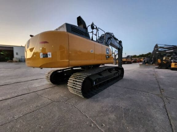 Image of John Deere 380P equipment image 3