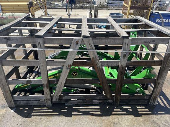 Image of John Deere 400E equipment image 3