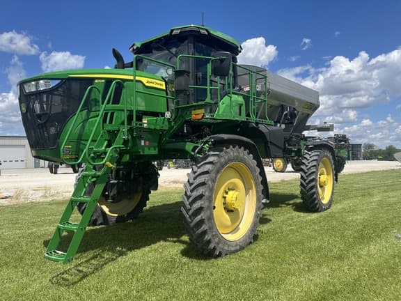 Image of John Deere 400R equipment image 2