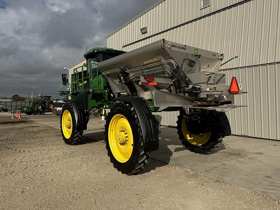 Image of John Deere 400R equipment image 4