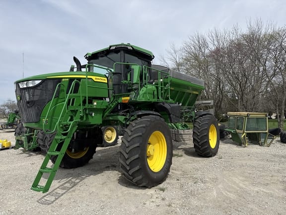 2023 John Deere 400R Equipment Image0