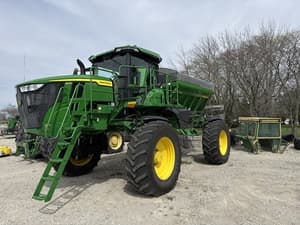 2023 John Deere 400R Image