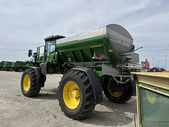 Image of John Deere 400R equipment image 4