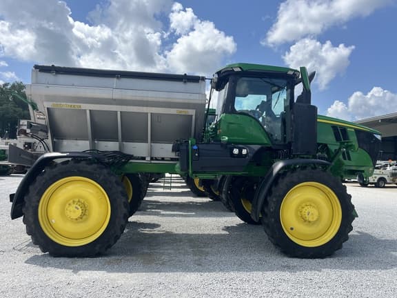 Image of John Deere 400R equipment image 1