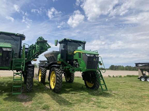 Image of John Deere 400R equipment image 2