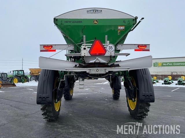 Image of John Deere 400R equipment image 3