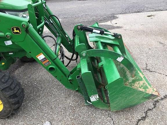 Image of John Deere 4044M equipment image 3