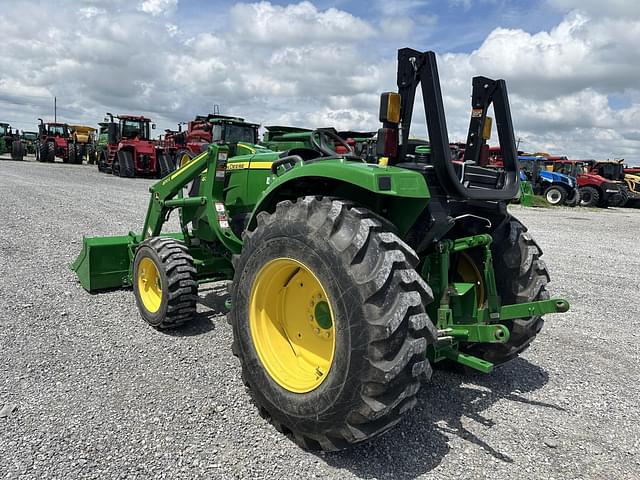 Image of John Deere 4044M equipment image 4