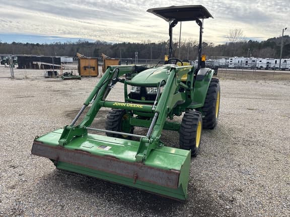 Image of John Deere 4044M equipment image 3
