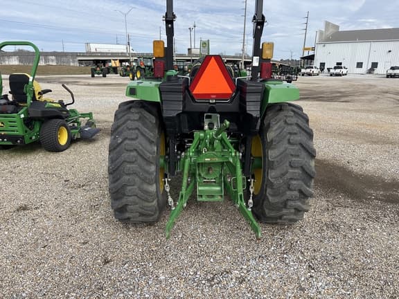 Image of John Deere 4044M equipment image 4