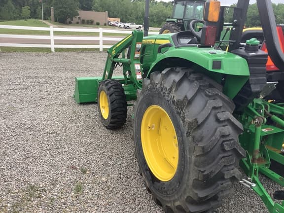 Image of John Deere 4044M equipment image 4