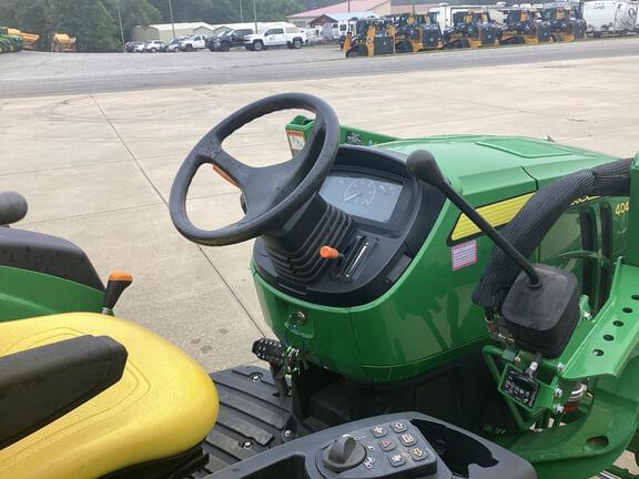 Image of John Deere 4044M equipment image 4