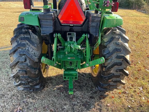 Image of John Deere 4044M equipment image 4