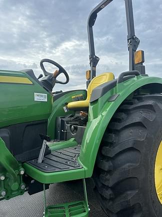 Image of John Deere 4044M equipment image 3