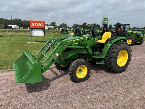 Image of John Deere 4044M equipment image 2