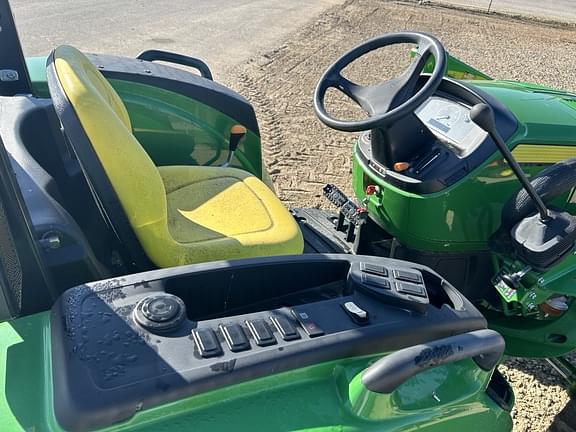 Image of John Deere 4044M equipment image 4