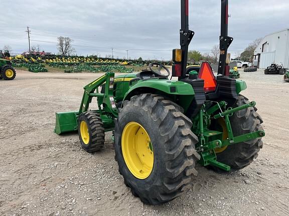 Image of John Deere 4044M equipment image 4