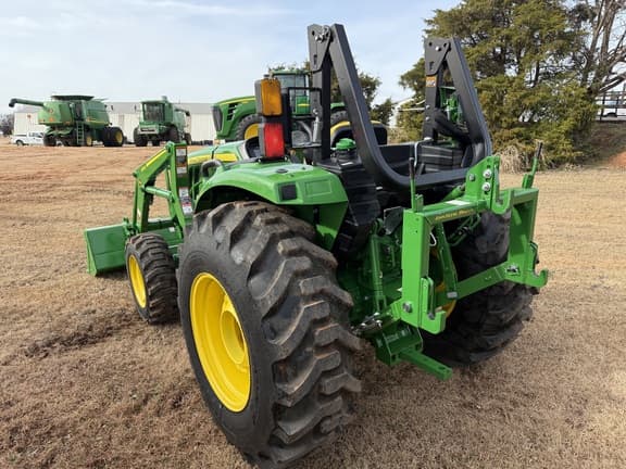Image of John Deere 4044M equipment image 4