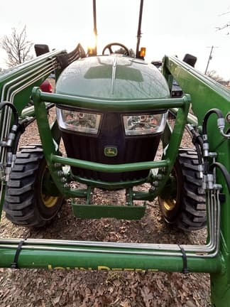 Image of John Deere 4044M equipment image 3