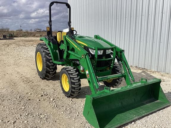 Image of John Deere 4044M equipment image 3