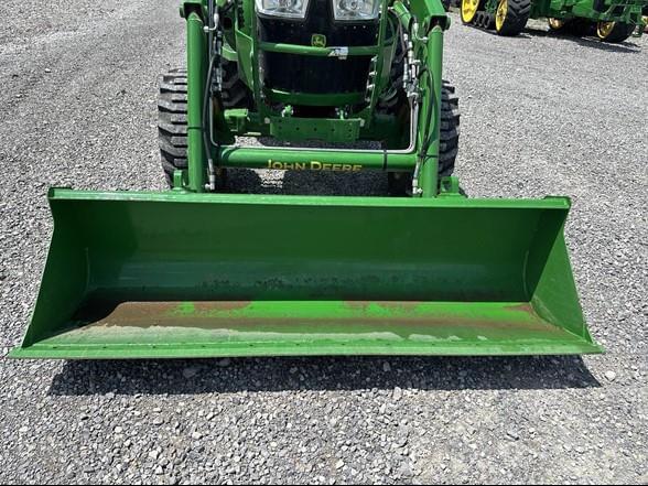 Image of John Deere 4044M equipment image 4